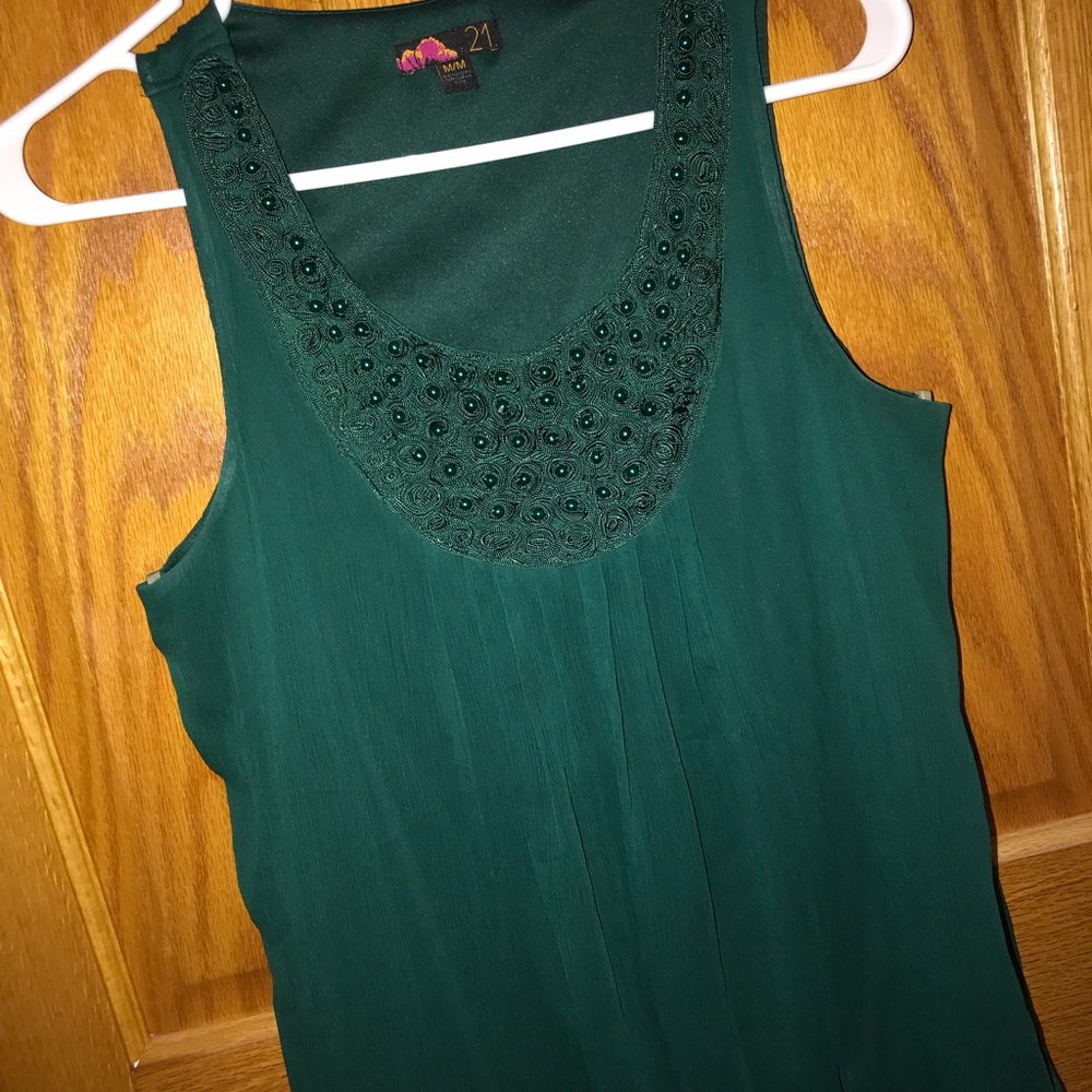 Hunter green top
